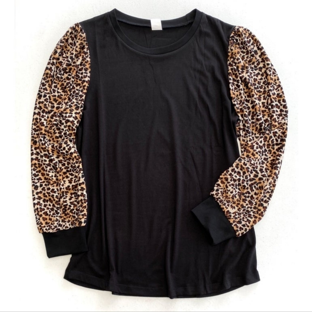 Model Behavior Leopard Top